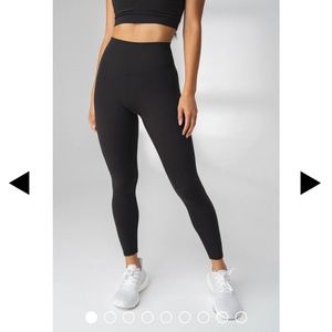 Vitality / Balance Tenacity black leggings